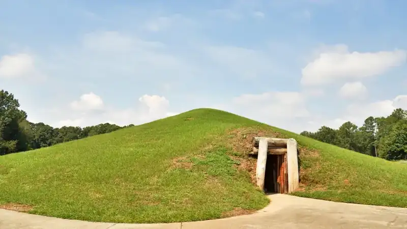 The entrance to the reconstructed earth lodge at Ocmulgee Mounds